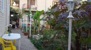 Гостиница Guest House Adler Адлер Бунгало Делюкс с видом на сад-9